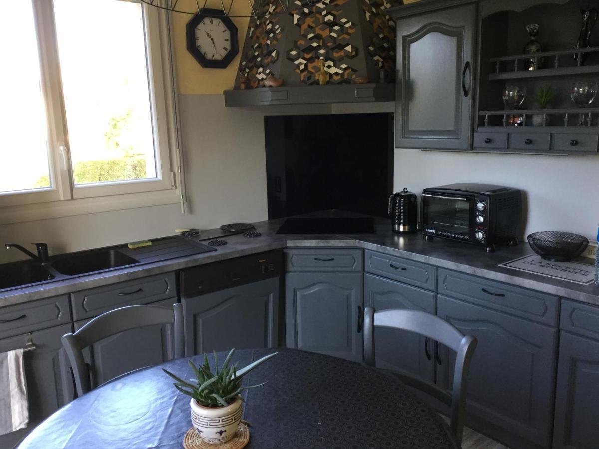 Coup de cœur assuré ! CALM Comme à la Maison ! maison spacieuse avec grande terrasse pour 2 à 5 personnes proximité Granville et mer avec wifi et parking gratuits Exterior foto